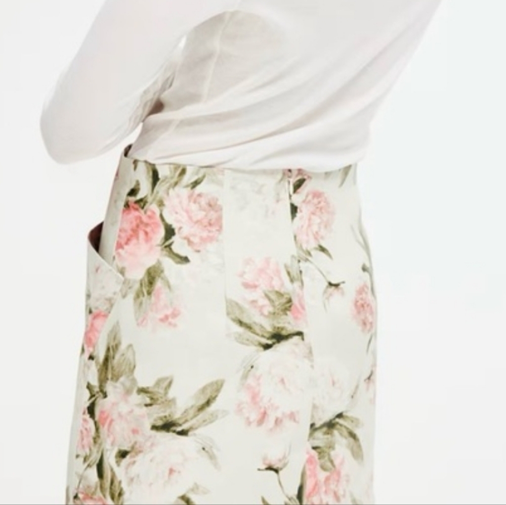 H&M Floral Faux Leather Mini Skirt - Picture 2 of 4
